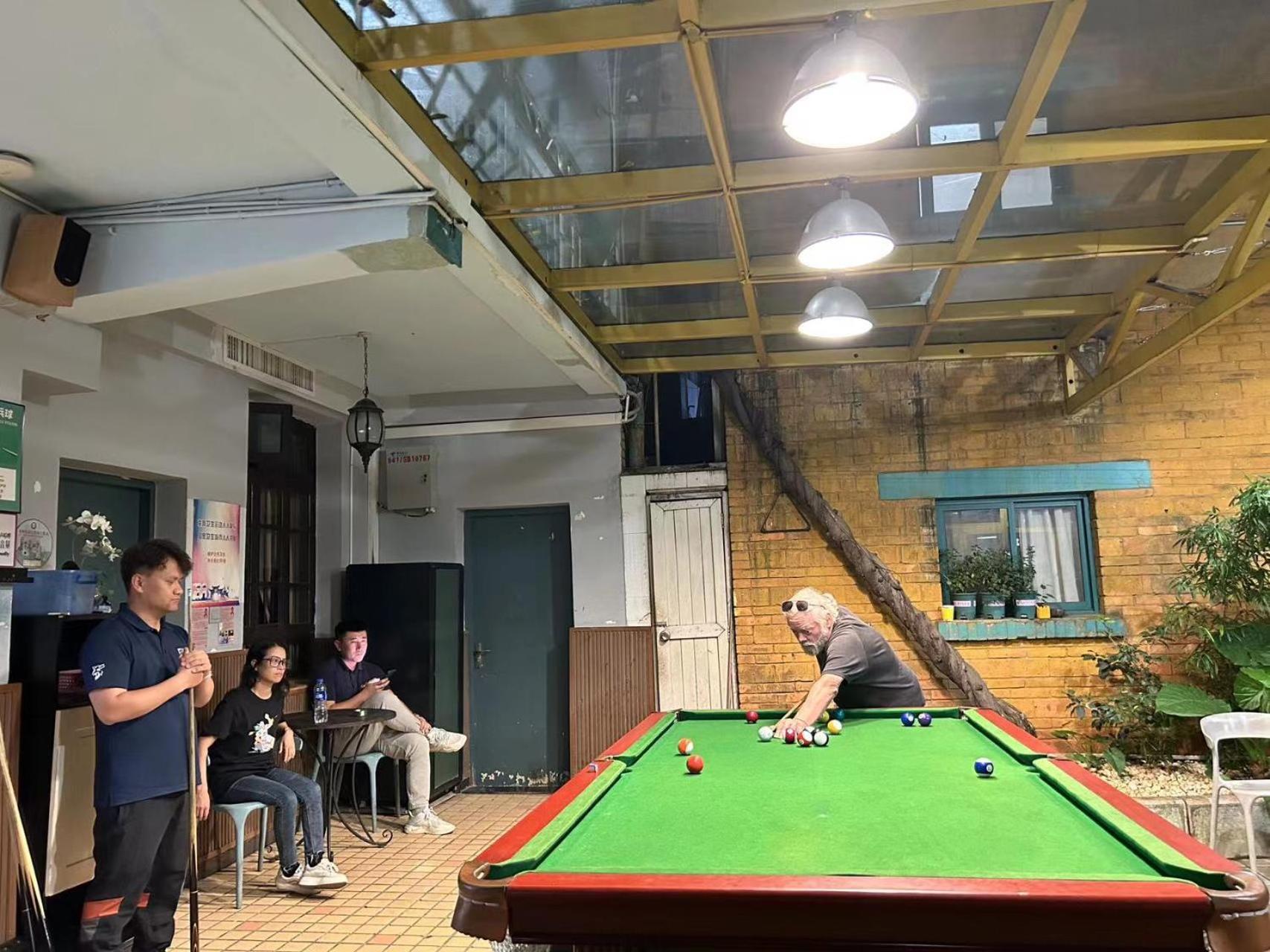 The Cloudland International Youth Hostel Close To The City Center,10 Min Walks To The Subway, Close To The Night Market, Old Street, Green Lake, English-Speaking Service, Free Activity Convenient Payment And Visa Cards Are Accepted Куньмин Экстерьер фото