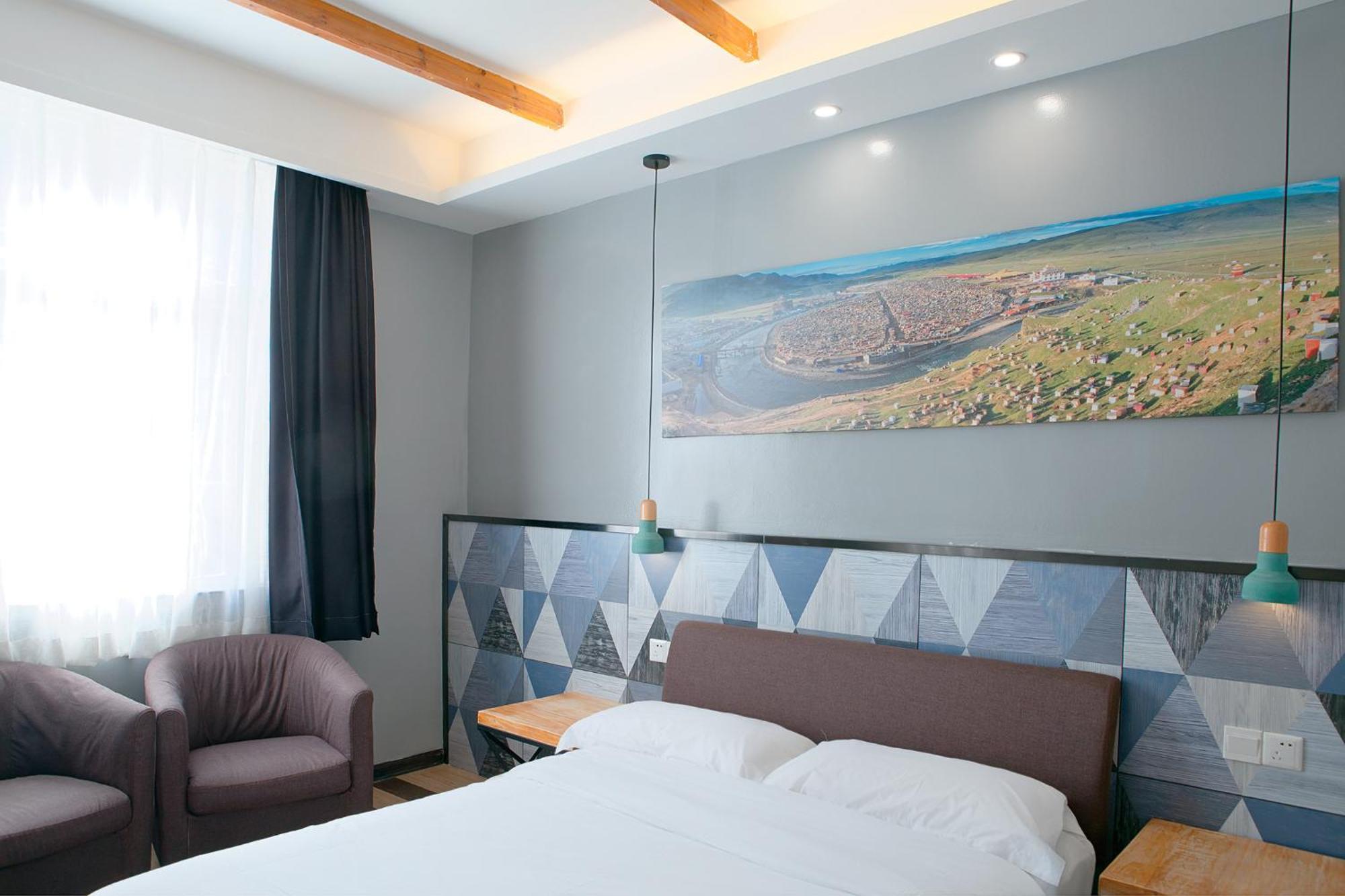 The Cloudland International Youth Hostel Close To The City Center,10 Min Walks To The Subway, Close To The Night Market, Old Street, Green Lake, English-Speaking Service, Free Activity Convenient Payment And Visa Cards Are Accepted Куньмин Экстерьер фото