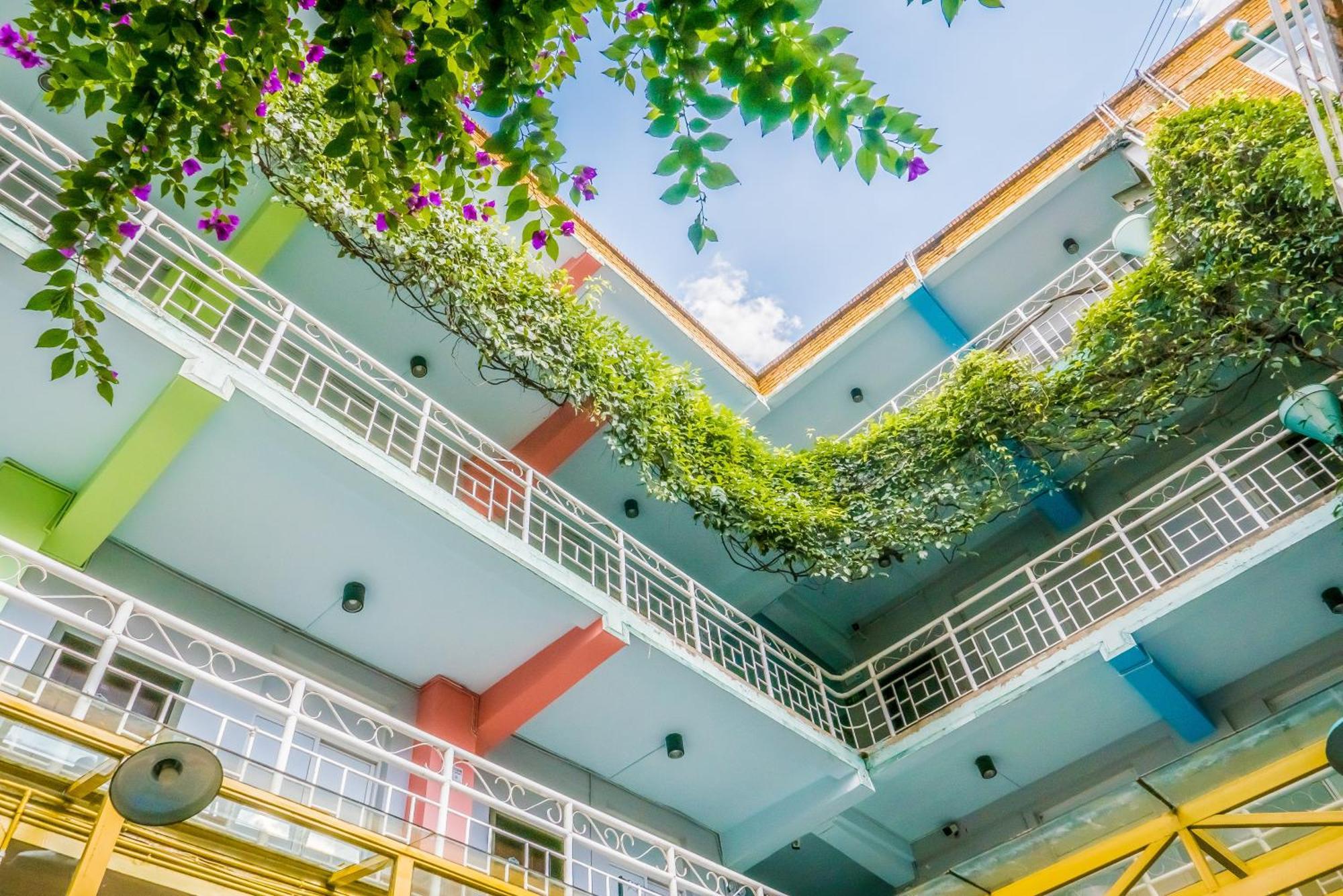 The Cloudland International Youth Hostel Close To The City Center,10 Min Walks To The Subway, Close To The Night Market, Old Street, Green Lake, English-Speaking Service, Free Activity Convenient Payment And Visa Cards Are Accepted Куньмин Экстерьер фото