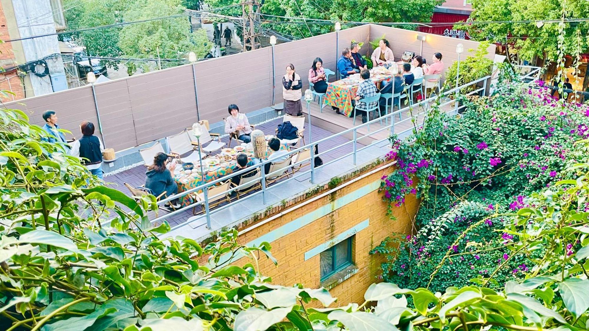 The Cloudland International Youth Hostel Close To The City Center,10 Min Walks To The Subway, Close To The Night Market, Old Street, Green Lake, English-Speaking Service, Free Activity Convenient Payment And Visa Cards Are Accepted Куньмин Экстерьер фото