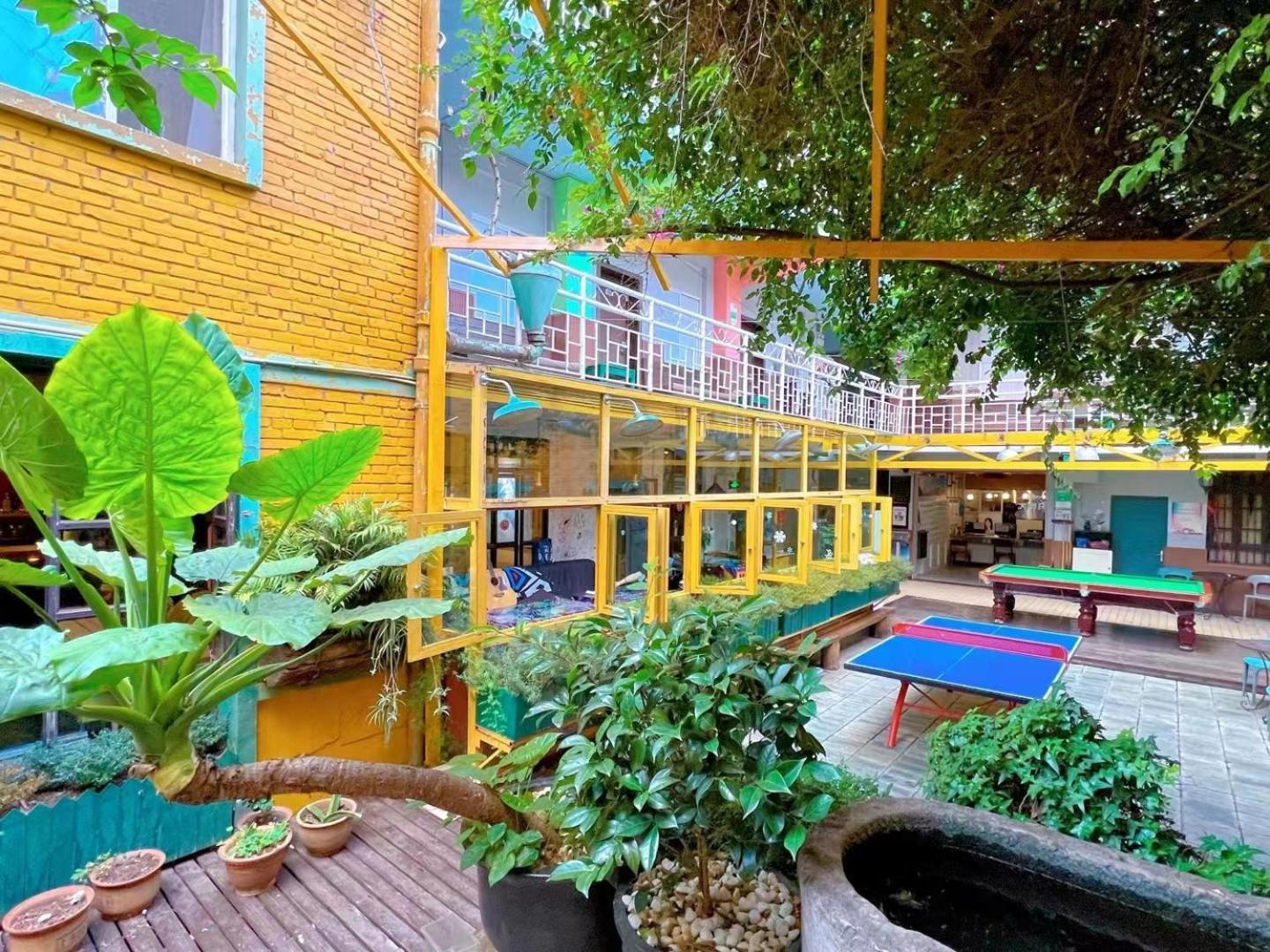 The Cloudland International Youth Hostel Close To The City Center,10 Min Walks To The Subway, Close To The Night Market, Old Street, Green Lake, English-Speaking Service, Free Activity Convenient Payment And Visa Cards Are Accepted Куньмин Экстерьер фото