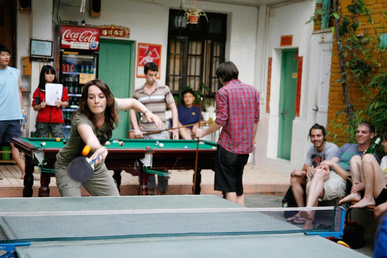 The Cloudland International Youth Hostel Close To The City Center,10 Min Walks To The Subway, Close To The Night Market, Old Street, Green Lake, English-Speaking Service, Free Activity Convenient Payment And Visa Cards Are Accepted Куньмин Экстерьер фото