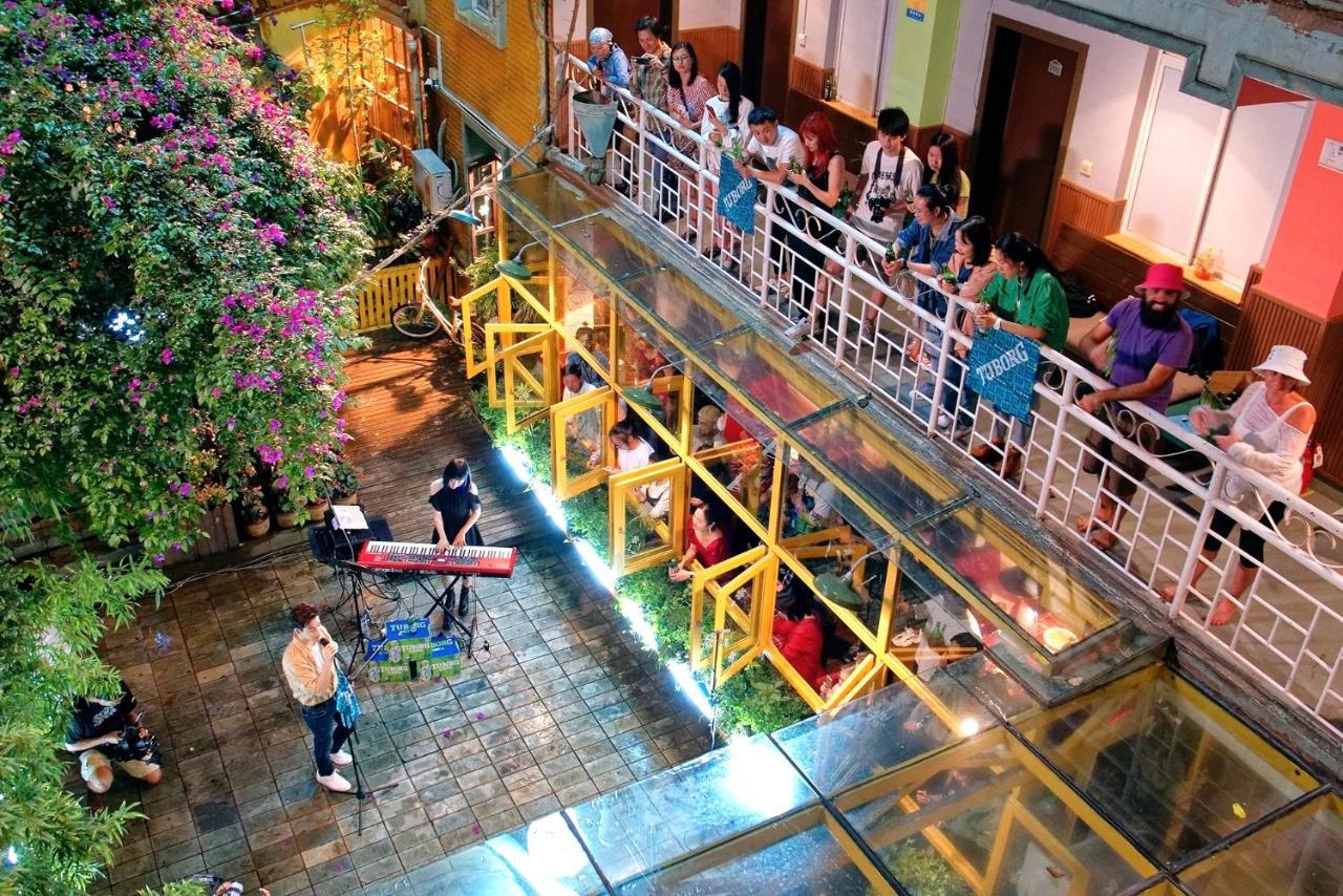 The Cloudland International Youth Hostel Close To The City Center,10 Min Walks To The Subway, Close To The Night Market, Old Street, Green Lake, English-Speaking Service, Free Activity Convenient Payment And Visa Cards Are Accepted Куньмин Экстерьер фото