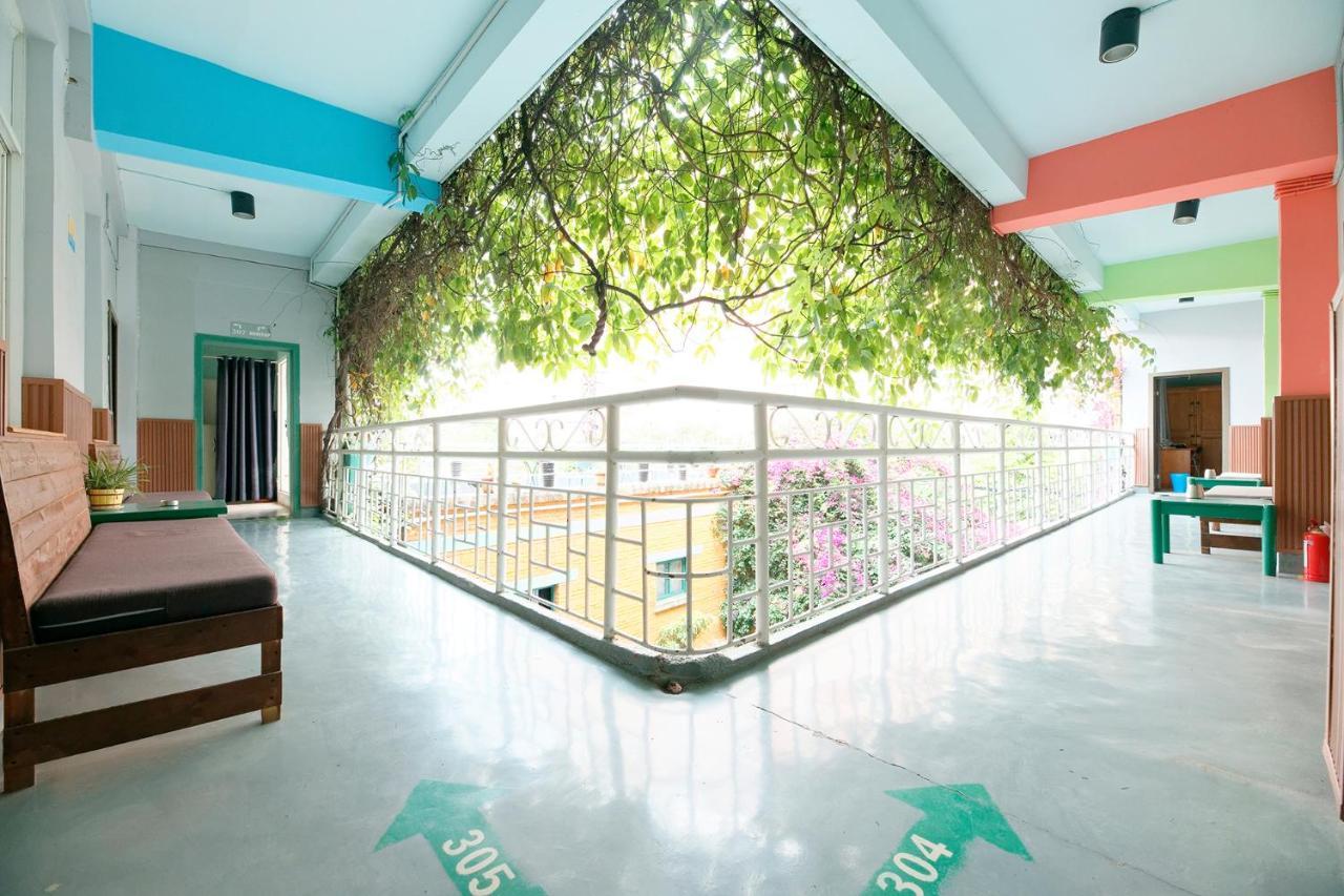 The Cloudland International Youth Hostel Close To The City Center,10 Min Walks To The Subway, Close To The Night Market, Old Street, Green Lake, English-Speaking Service, Free Activity Convenient Payment And Visa Cards Are Accepted Куньмин Экстерьер фото